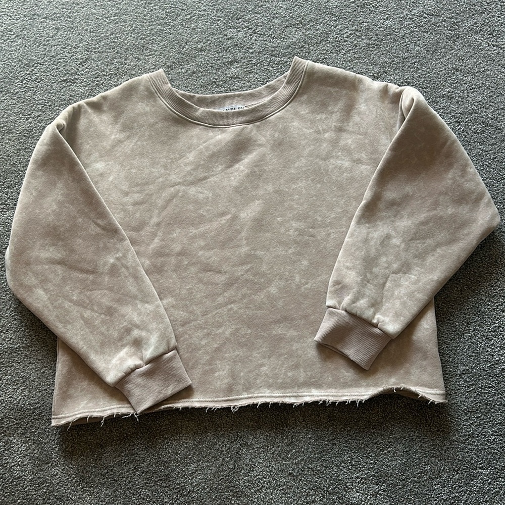 Blakeley cropped sweatshirt with a distressed hem, size S/M